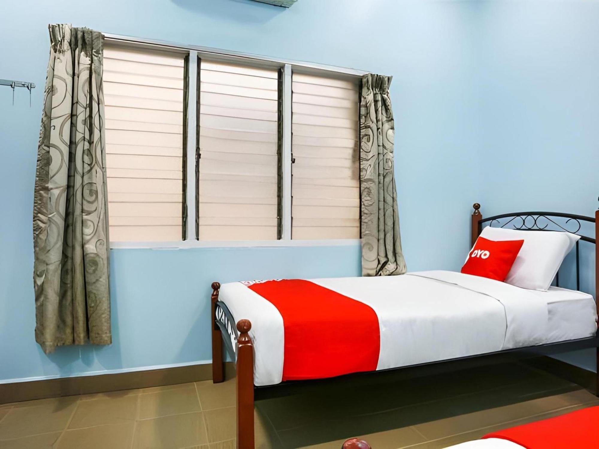 Oyo 44094 Bangi Lanai Hotel Kültér fotó