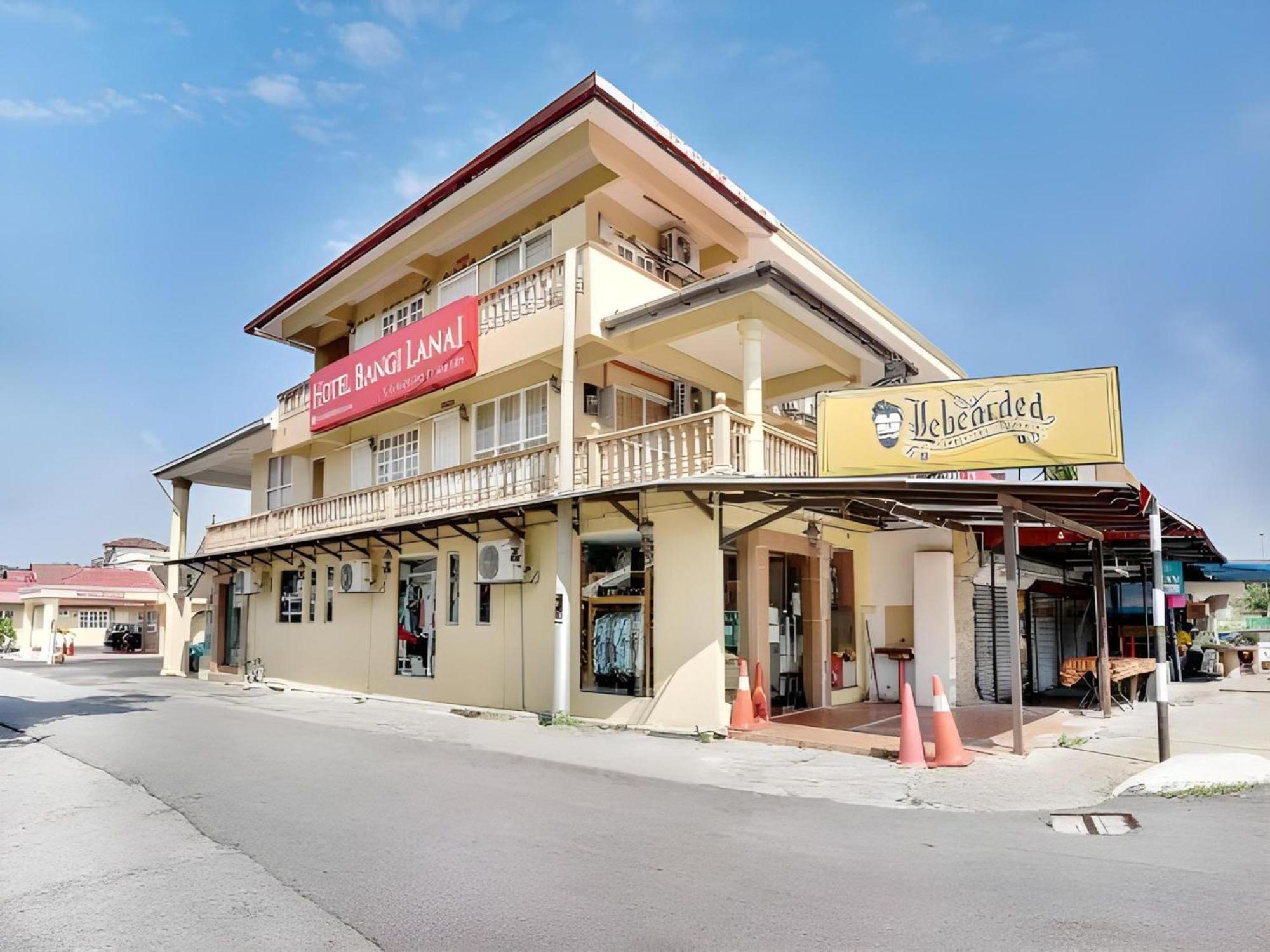 Oyo 44094 Bangi Lanai Hotel Kültér fotó